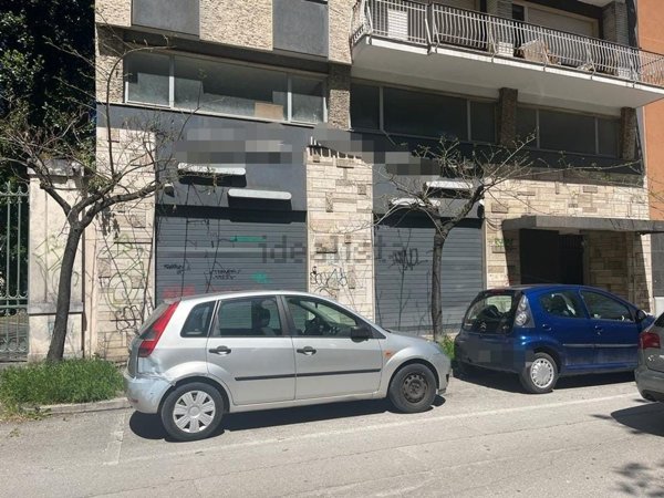 locale commerciale in affitto a Pescara in zona Porta Nuova