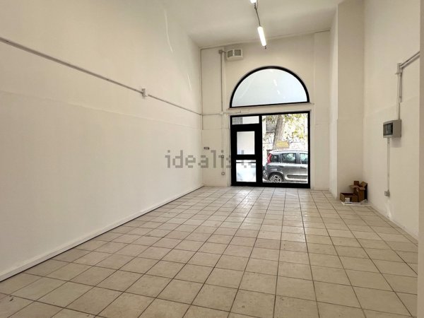 locale commerciale in affitto a Pescara in zona Porta Nuova