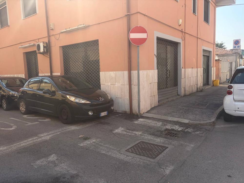 locale commerciale in affitto a Pescara