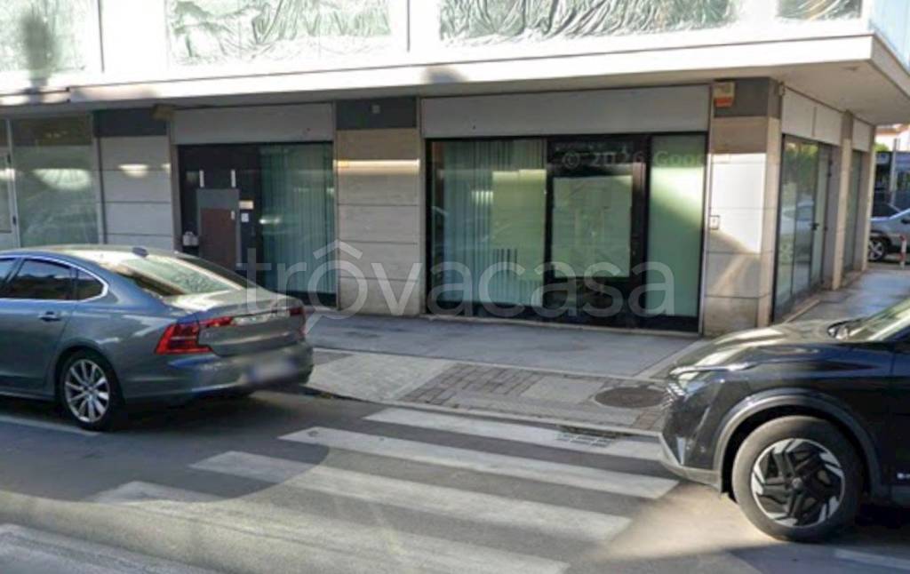 locale commerciale in vendita a Pescara in zona Duca degli Abruzzi