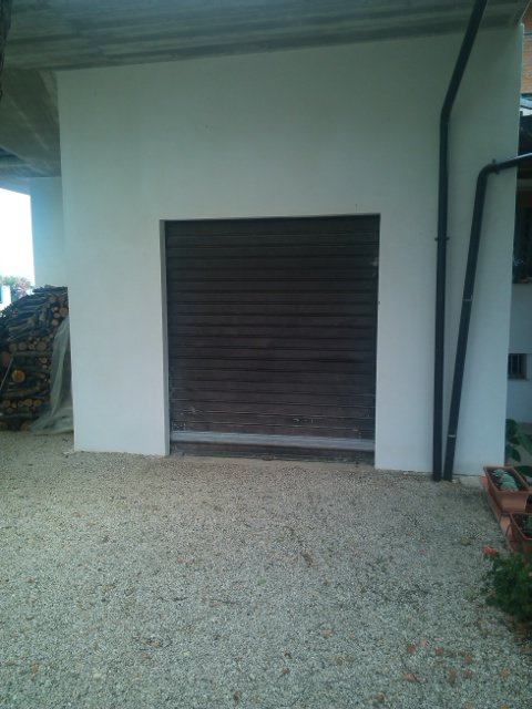 locale commerciale in affitto a Pianella in zona Castellana