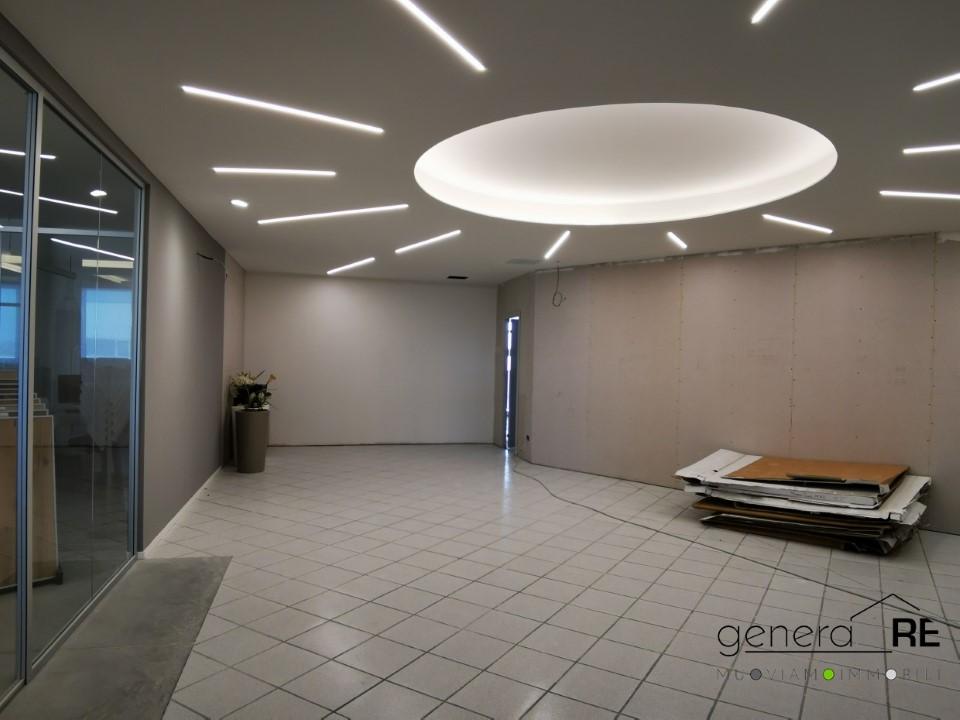locale commerciale in affitto a Spoltore in zona Villa Raspa