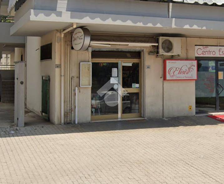 negozio in affitto a Spoltore