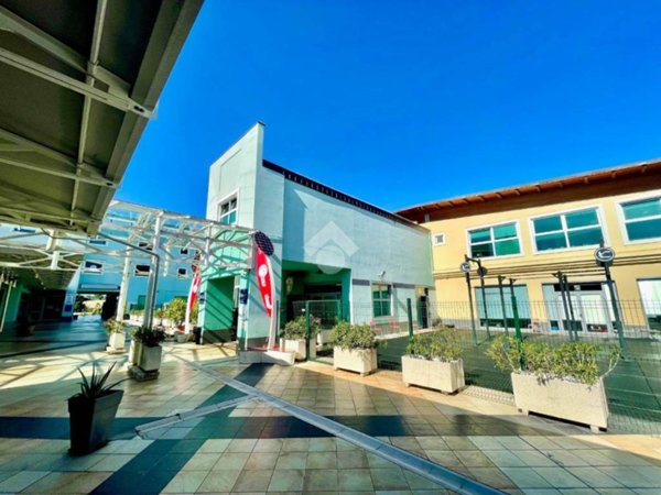 ufficio in affitto a Spoltore