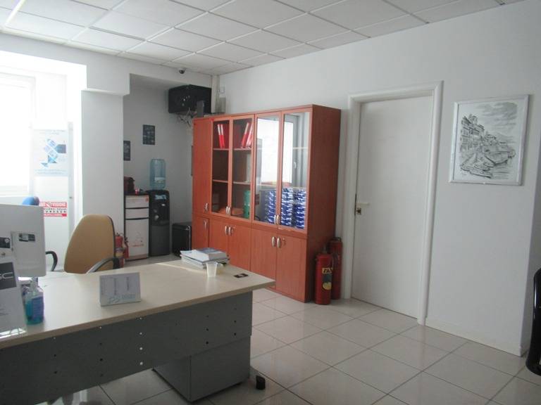 ufficio in affitto a Spoltore in zona Villa Raspa