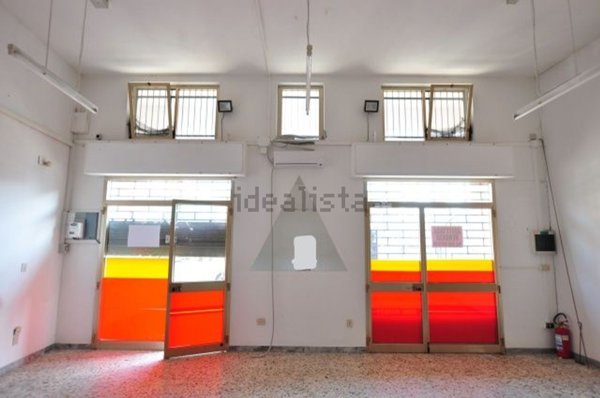 locale commerciale in affitto a Spoltore