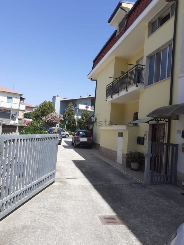 appartamento in affitto a Spoltore in zona Santa Teresa