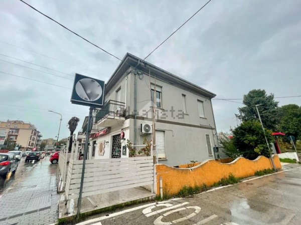 ufficio in affitto a Spoltore in zona Villa Raspa