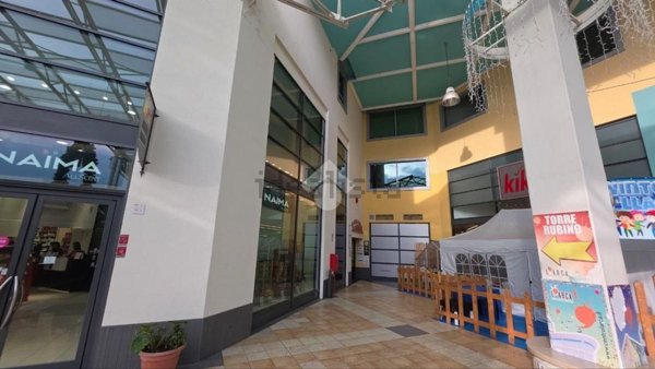 ufficio in affitto a Spoltore in zona Villa Raspa