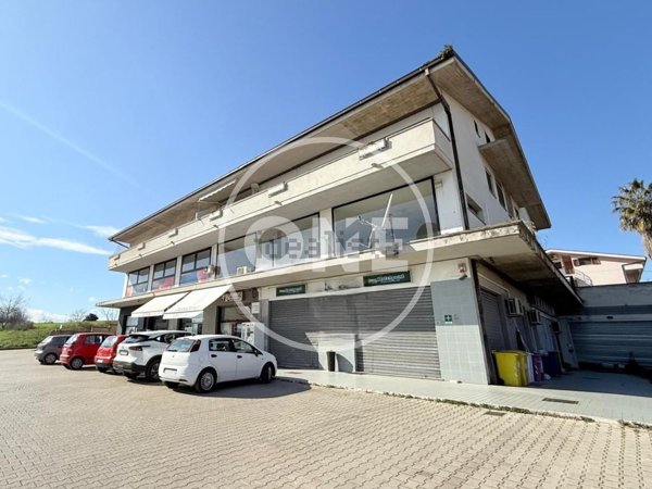 locale commerciale in affitto a Spoltore in zona Santa Teresa