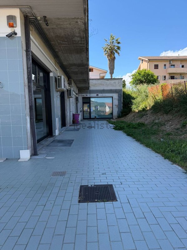 ufficio in affitto a Spoltore in zona Santa Teresa