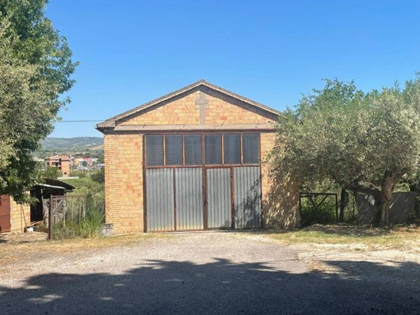 locale commerciale in affitto ad Atessa