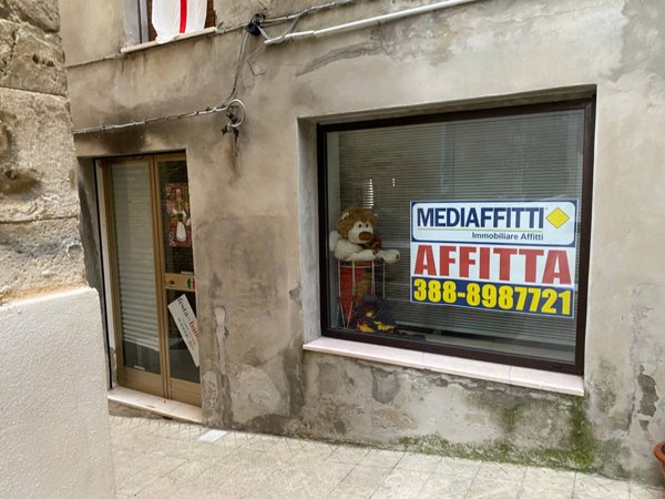 locale commerciale in affitto a Bucchianico