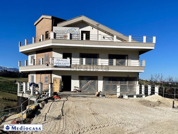 locale commerciale in affitto a Castel Frentano