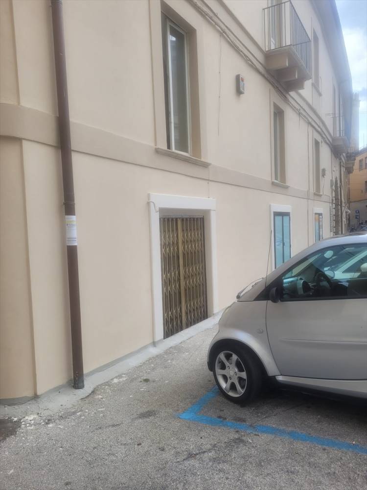 locale commerciale in affitto a Chieti