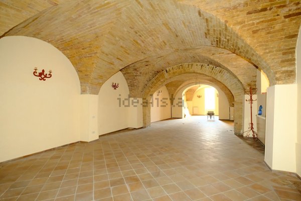 locale commerciale in affitto a Chieti