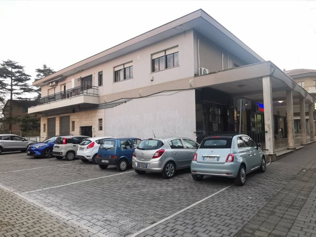 negozio in affitto a Chieti in zona Chieti Scalo