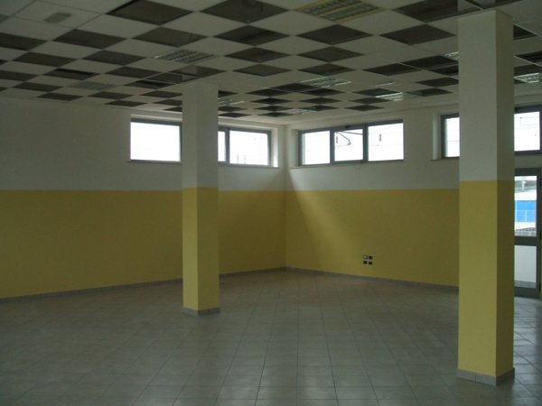 negozio in affitto a Chieti in zona Chieti Scalo