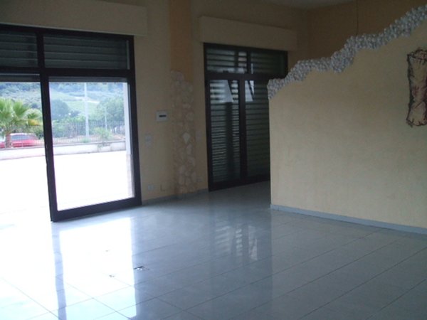 locale commerciale in affitto a Chieti