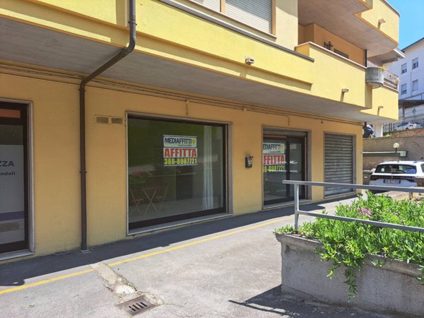 locale commerciale in affitto a Chieti in zona Tricalle