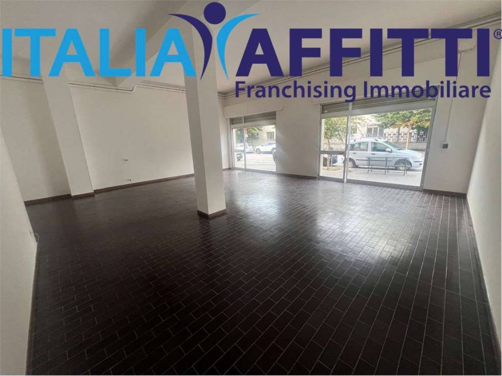 negozio in affitto a Chieti in zona Chieti Scalo