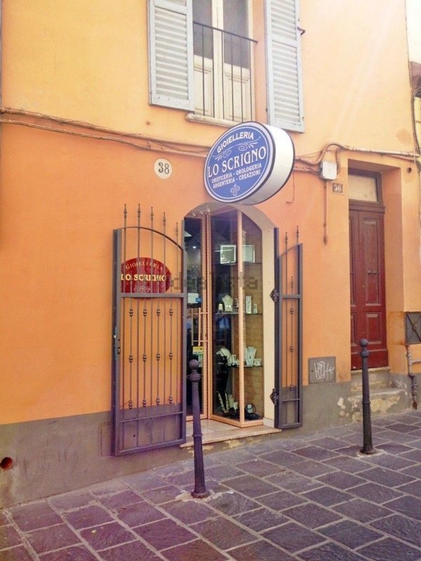 locale commerciale in affitto a Chieti