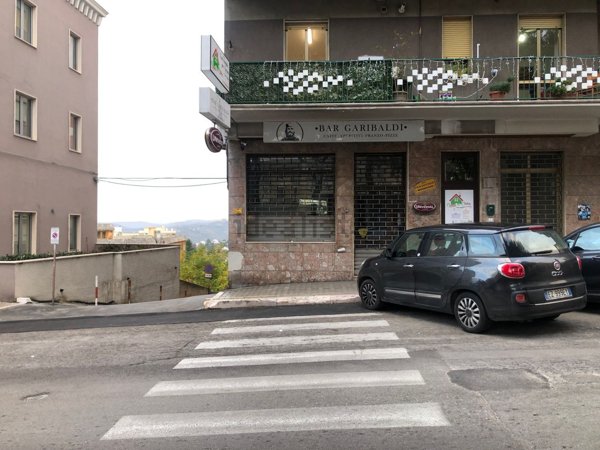 locale commerciale in affitto a Chieti