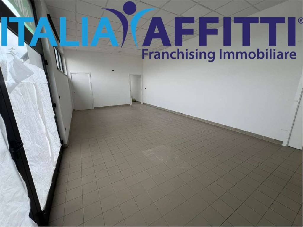 negozio in affitto a Chieti in zona Chieti Scalo