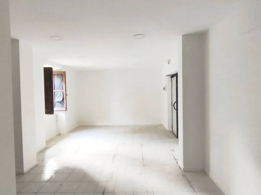 negozio in affitto a Chieti in zona Chieti Scalo