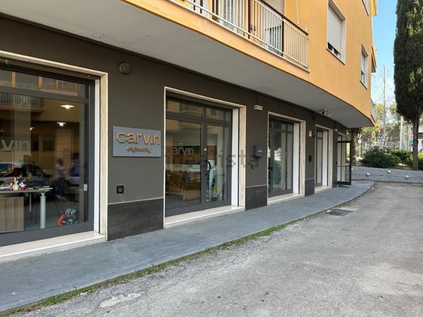 locale commerciale in affitto a Chieti