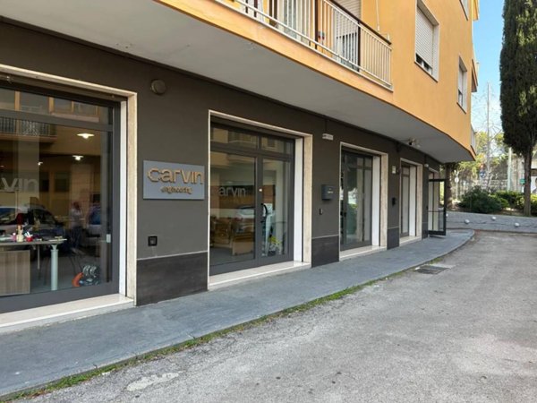 negozio in affitto a Chieti in zona Chieti Scalo