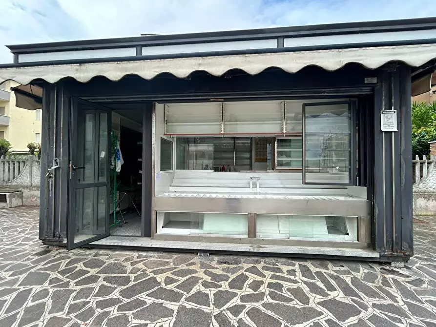 locale commerciale in affitto a Francavilla al Mare