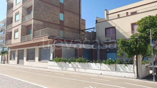 negozio in affitto a Francavilla al Mare