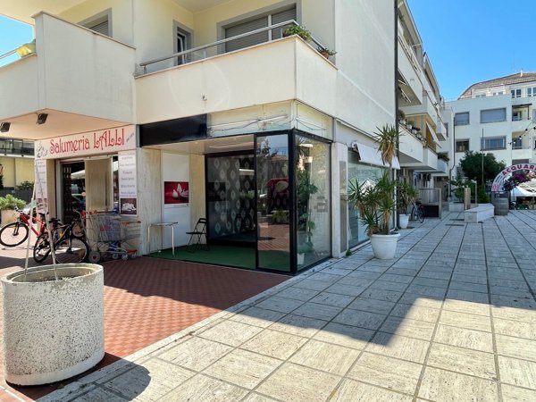 locale commerciale in affitto a Francavilla al Mare