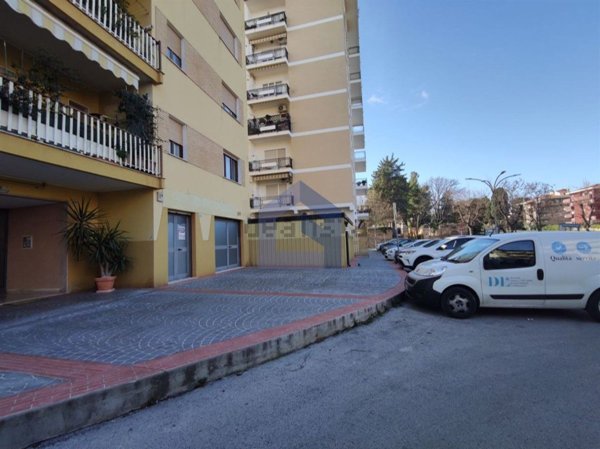 locale commerciale in affitto a Lanciano
