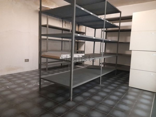 locale commerciale in affitto a Lanciano
