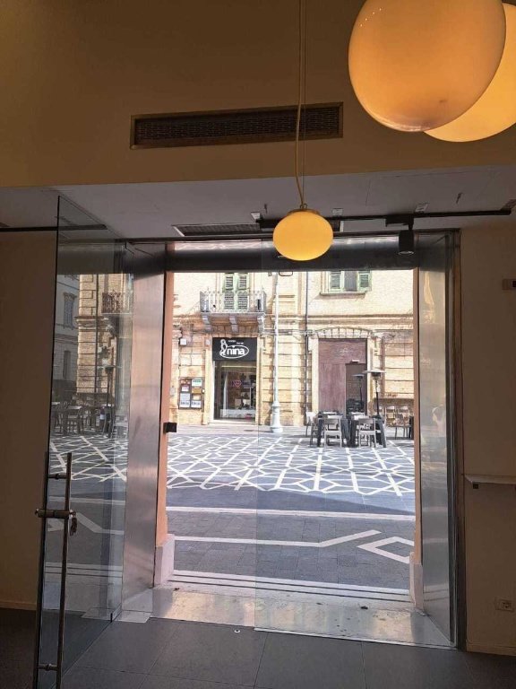 locale commerciale in affitto a Lanciano