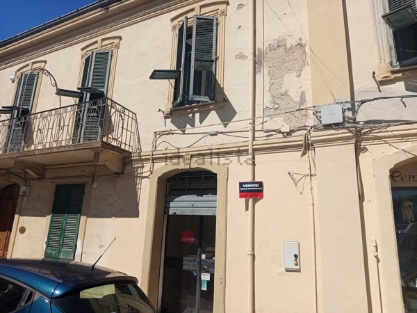 locale commerciale in affitto a Lanciano