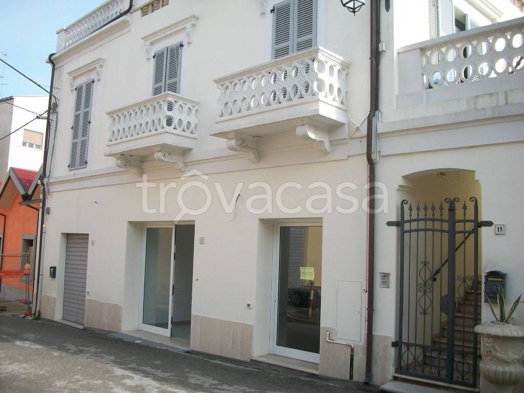 negozio in affitto a Lanciano