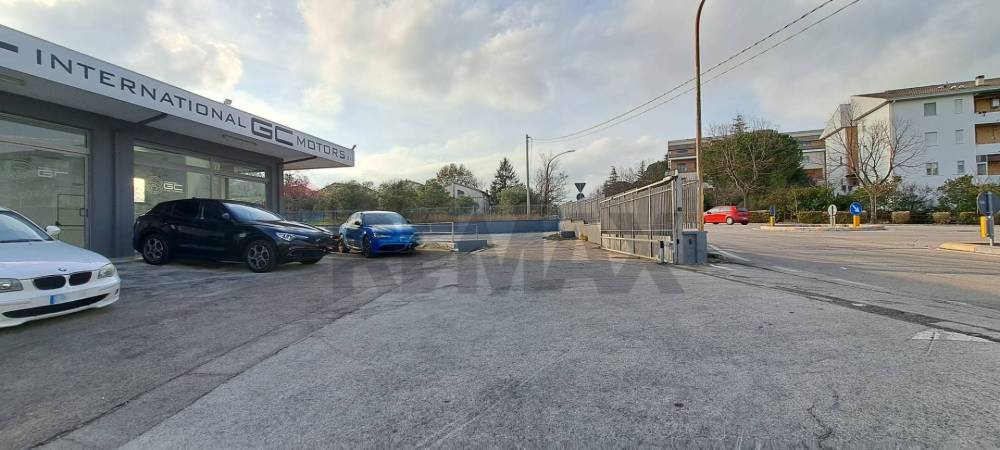 locale commerciale in affitto a Lanciano in zona Iconicella