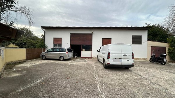 locale commerciale in affitto a Lanciano in zona Iconicella
