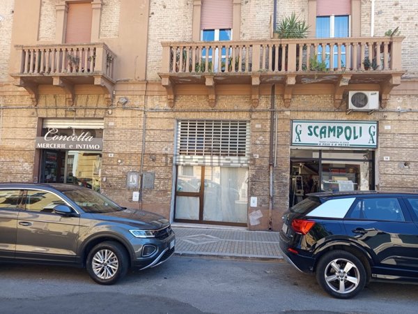 locale commerciale in affitto a Lanciano