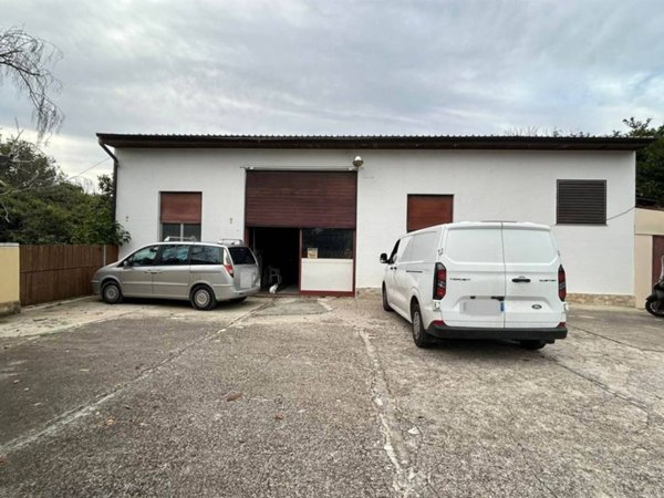 locale commerciale in affitto a Lanciano in zona Iconicella