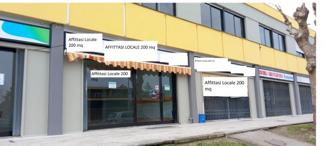 negozio in affitto ad Ortona in zona Fontegrande
