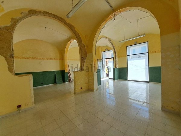 locale commerciale in affitto ad Ortona