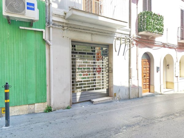 locale commerciale in affitto ad Ortona