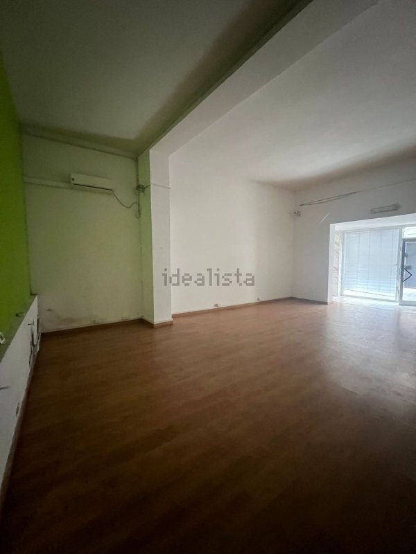 negozio in affitto ad Ortona