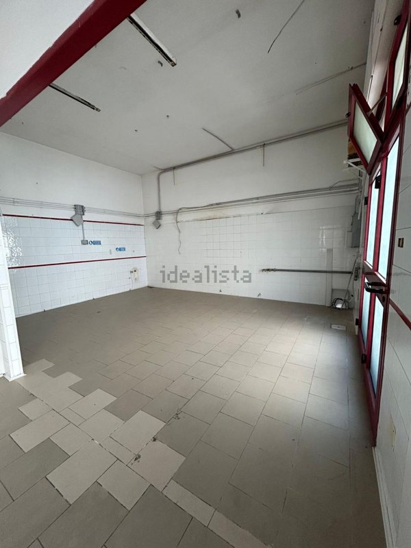 locale commerciale in affitto ad Ortona