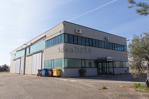 capannone in affitto ad Ortona