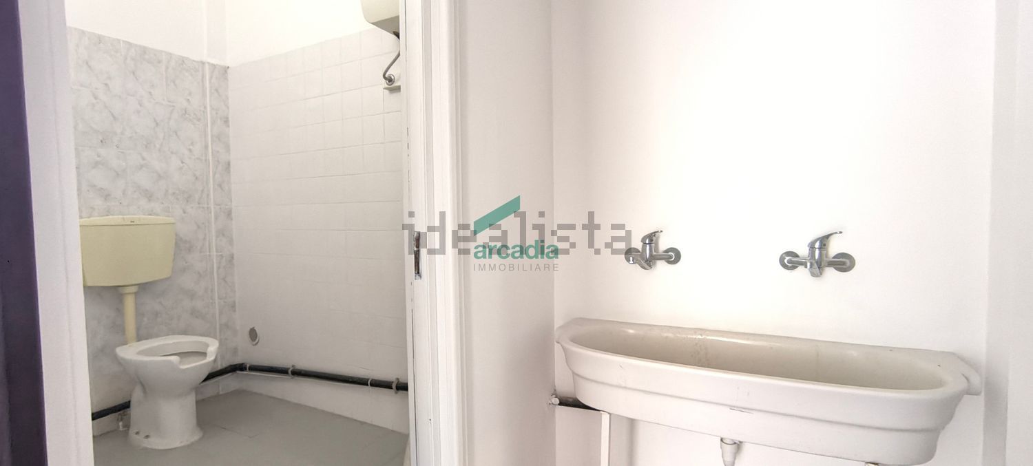 capannone in affitto ad Ortona